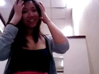 Belle maîtresse avec vibromasseur forcée mature nues de lécher tous les trous