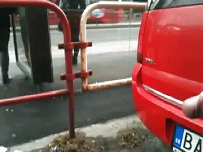 Il a appelé une prostituée et l'a embrassée dans tous les femme mure nue plage sens.