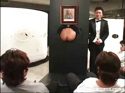 Génisse sans culotte aime le sexe. Vidéo femmes mures nus Porno avec Jasmine Caro, Seth Gamble avec