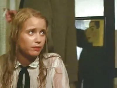 Les filles se douchent jusqu'à l'orgasme pendant le matures noires nues gangbang