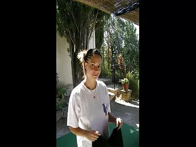 femme de ménage trans en uniforme, bonne chatte ronde mature nue baisée par l'hôte