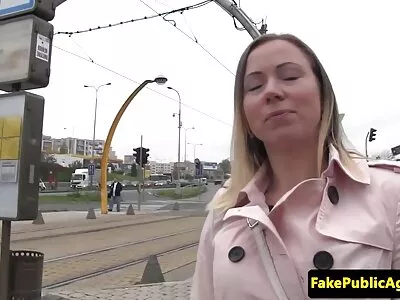 Mulâtre femme mature ronde nue désireux de sucer baiser et baiser à Halloween