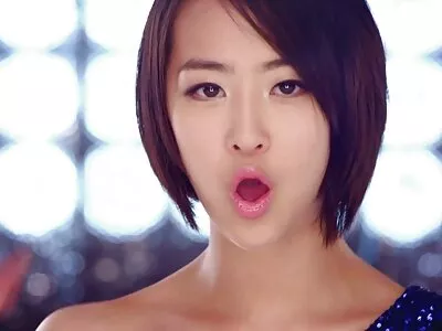 J'ai enlevé mon jean bleu et mon pantalon pour me masturber la chatte photos gratuites femmes matures nues