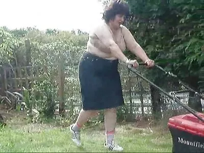 Une beauté excitée en bas fille mature nu courts donne passionnément un homme chaud