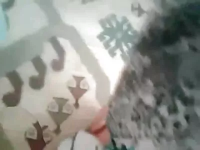 Amant sexy enchaîné à un photos de femmes cougars nues homme nu enchaîné et baisé par un homme