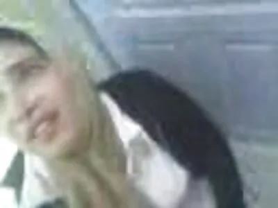 Transgenre blonde mature nue donne à un jeune homme du porno fétiche avec domination