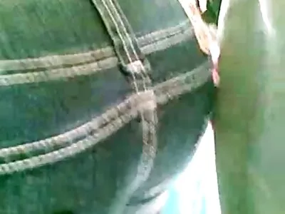 Femme noire baise avec le baiser photos mamies nues d'un homme fort