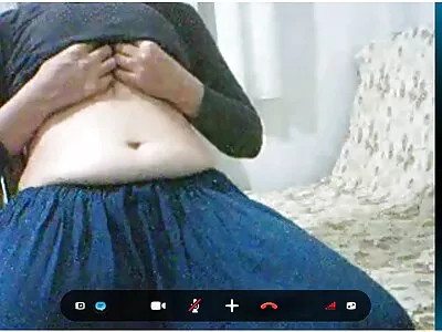 Le voisin noir a pris un bain de soleil, et le vieilles cougars nues baiser a tendu une embuscade et a baisé la femme