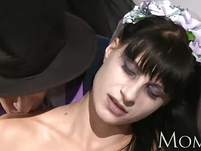 Bordel hentai Baze avec femmes mures et nues des gobelins