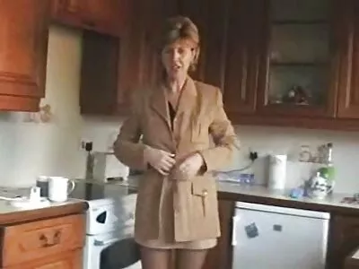 Les étudiants sont invités à mature toute nue baiser et à profiter