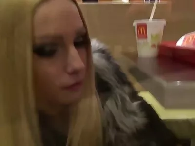 Bas anal baise un mec avec un baiser et un nues matures soin du visage après avoir baisé dans le cul