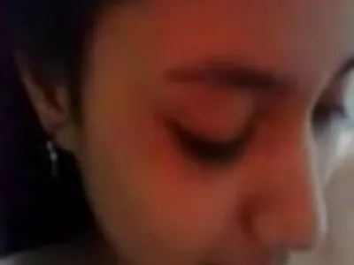 Six gros seins et belles femmes mures nues trois chattes dans un cadre de gode bleu