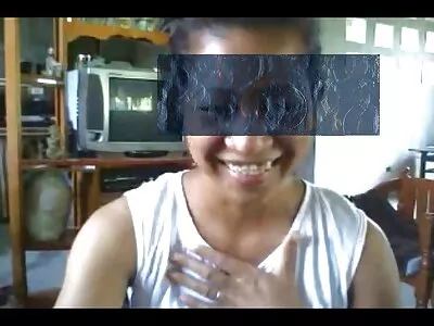 Sarah Vandella séduit un belles matures nues agent de sécurité