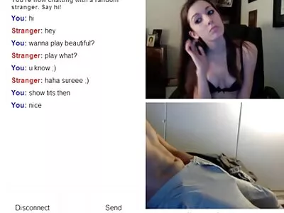 Une femme noire élancée a tout son cul dans le sperme après avoir fait des video mature nu sauts avec son favori