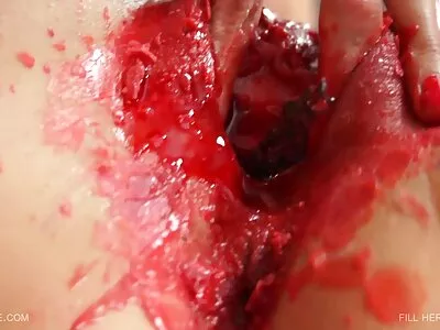 Une fille russe avec un baiser au milieu de matures francaises nues la nuit